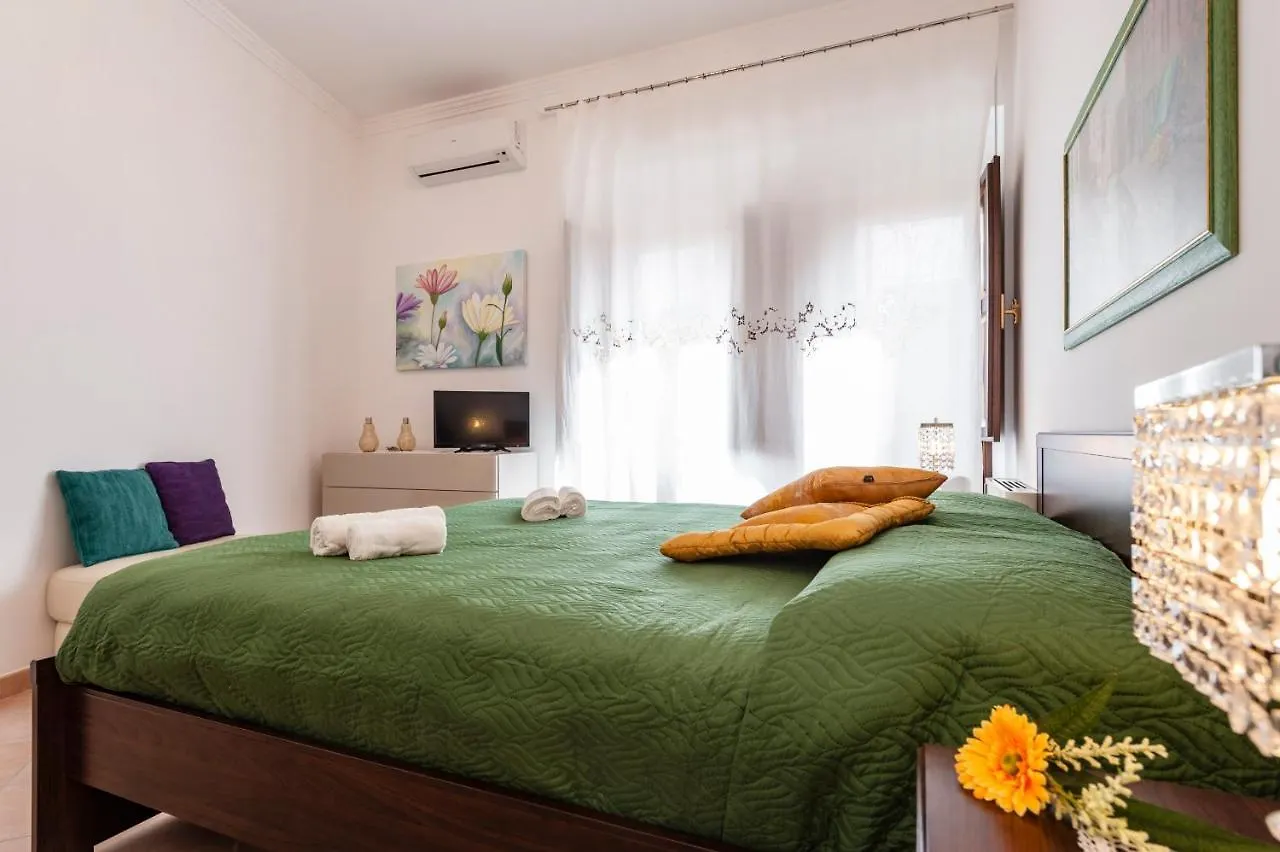 Melody Room Avola